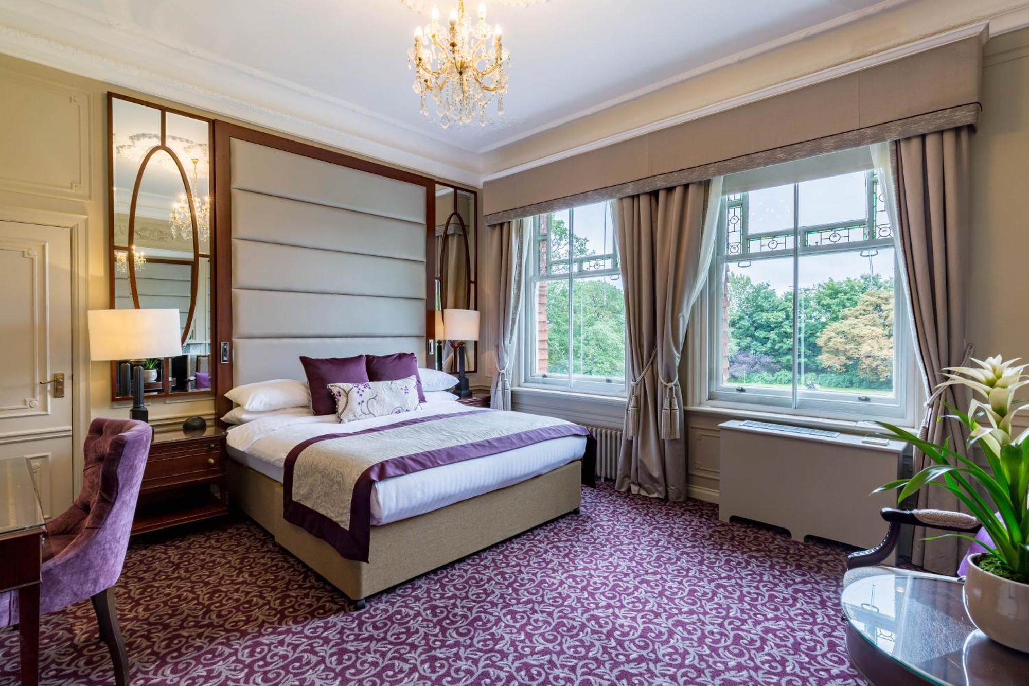 Woodlands Park Hotel Cobham Kültér fotó
